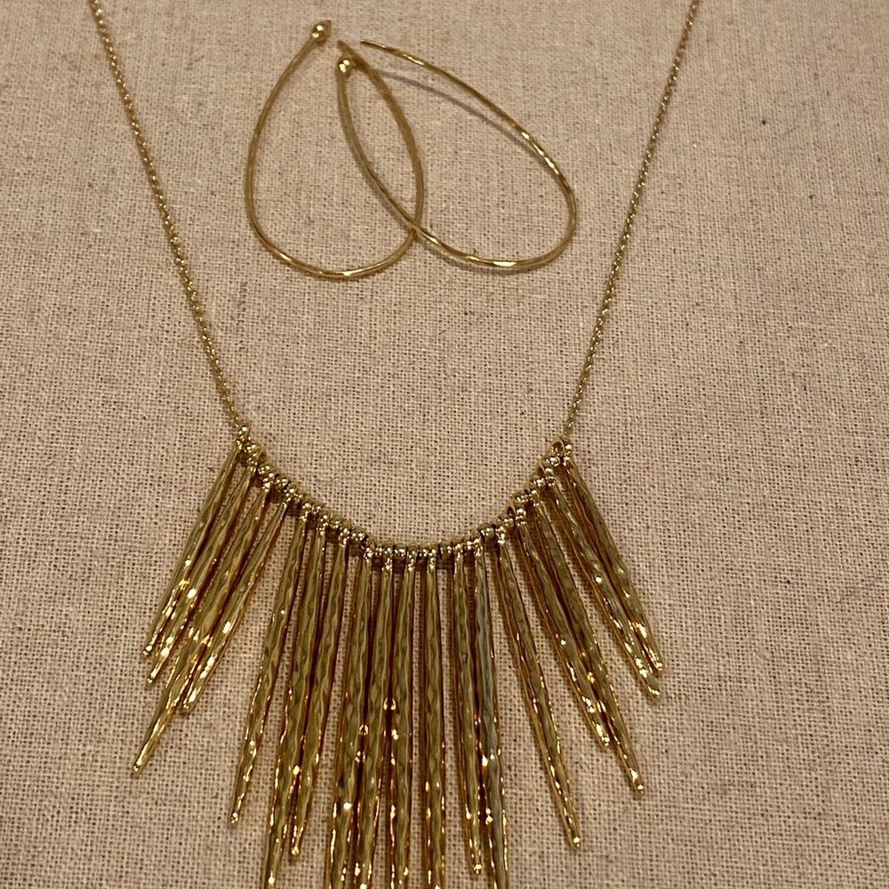 stella & dot earrings and necklace